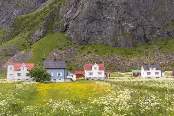 Montaña Costa Entre Eggum Svolvaer Las Islas Lofoten Noruega —  Fotos de Stock