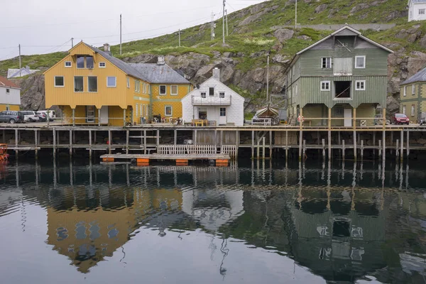 Nyksund 村庄对罗弗敦海岛在挪威 — 图库照片