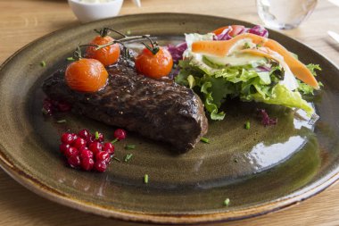 Norveç'te Nyksund, balina etli yemek