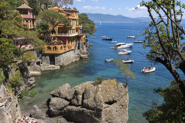 manzara, ev ve Villa Cenova İtalya Portofino sahil boyunca denizde