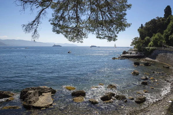 イタリアのジェノヴァのポルトフィーノの海岸に沿って海の風景 — ストック写真