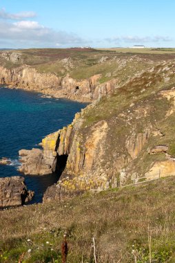 Lands End Cornwall manzaraya yaz aylarında görünümünü