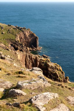 Lands End Cornwall manzaraya yaz aylarında görünümünü