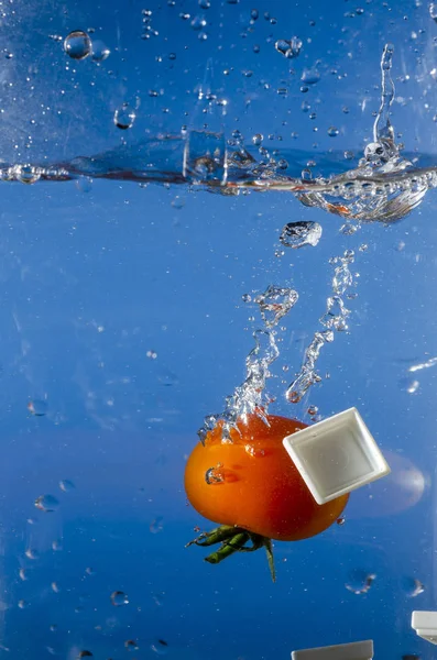 Tomato Falling Water Still Life — Stock Photo, Image