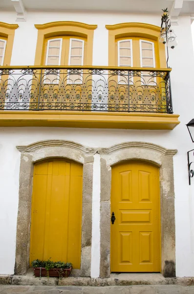 Casas Blancas Con Puertas Ventanas Colores Paraty Brasil — Foto de Stock