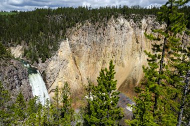Yellowstone yellowstone Milli Parkı Wyoming düşüyor