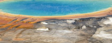 Wyoming 'deki Yellowstone Ulusal Parkı' nda büyük prizmatik bahar