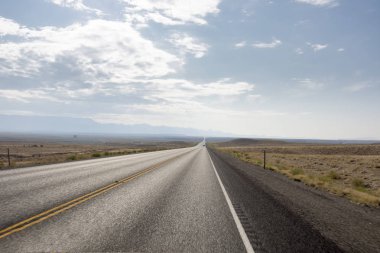 yolda doğal dolaşık yol Capitol resif Milli Parkı'nda Amerika Birleşik Devletleri