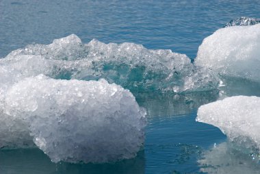 İzlanda'daki jokulsarlon gölde buz Dağı