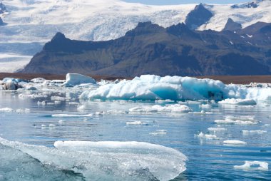 İzlanda'daki jokulsarlon gölde buz Dağı