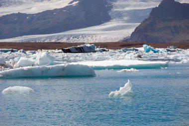 İzlanda'daki jokulsarlon gölde buz Dağı