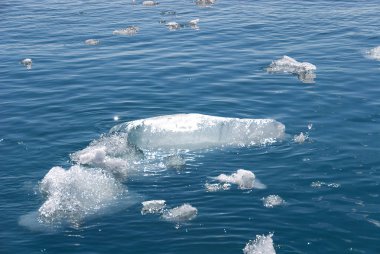 İzlanda'daki jokulsarlon gölde buz Dağı
