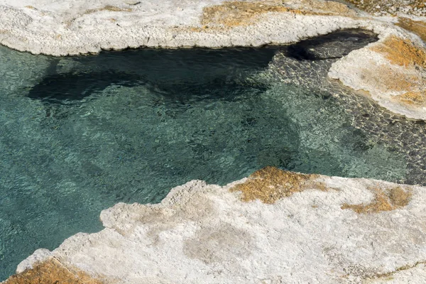 Gejzír Yellowstonském Národním Parku Wyomingu — Stock fotografie