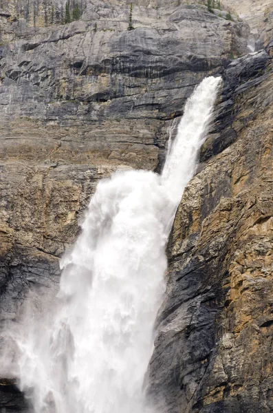 Takakkaw Cae Parque Nacional Yoho Canadá —  Fotos de Stock