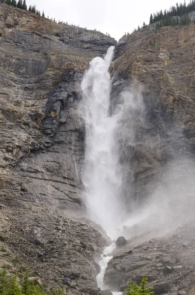 Takakkaw Cae Parque Nacional Yoho Canadá —  Fotos de Stock