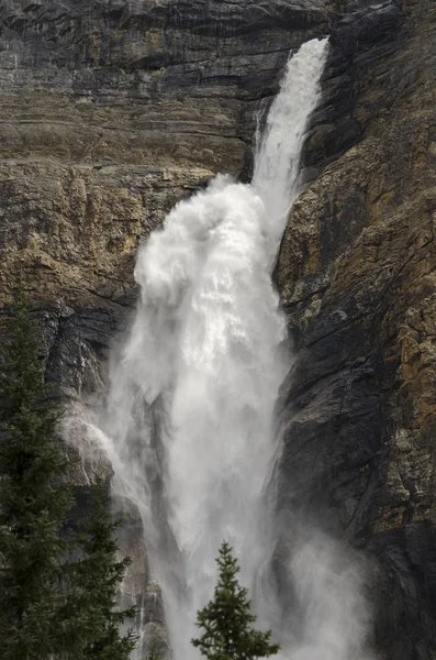 Takakkaw Cai Parque Nacional Yoho Canadá — Fotografia de Stock