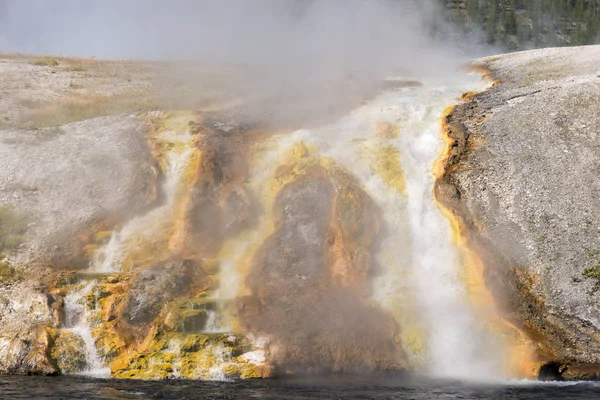 Geyser Grande Bacia Prismática Primavera Parque Nacional Yellowstone Wyoming — Fotografia de Stock