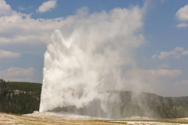 Old Faithful Geyser Old Faithful Basin Yellowstone National Park Wyoming — Stock Photo, Image