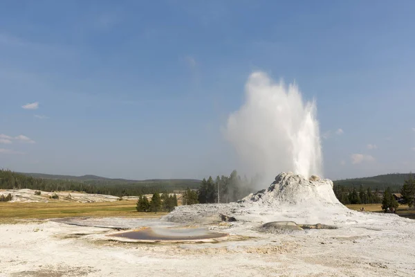 Hrad Věrný Gejzír Staré Věrné Pánvi Yellowstone National Park Wyomingu — Stock fotografie