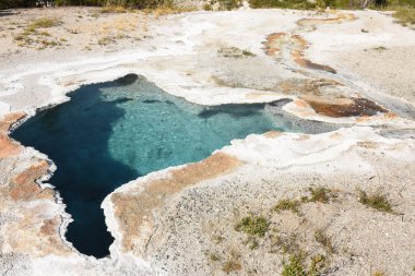 Wyoming Yellowstone Milli Parkı'nda Gayzer ve kaplıca