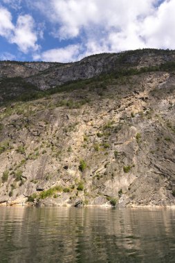 Norveç'te Sognefjord Laerdal dağlar arasında tekne yolculuğu