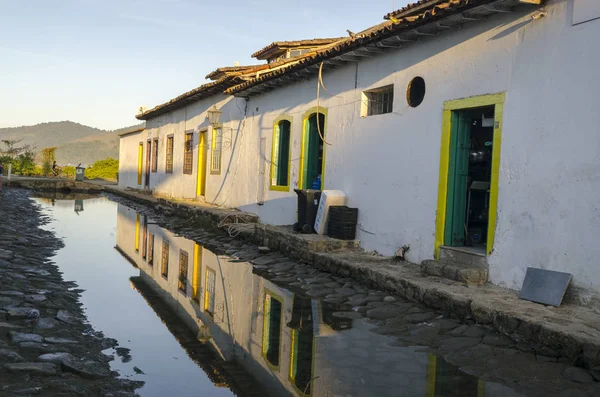 Casas Brancas Com Portas Coloridas Janelas Paraty Brasil — Fotografia de Stock