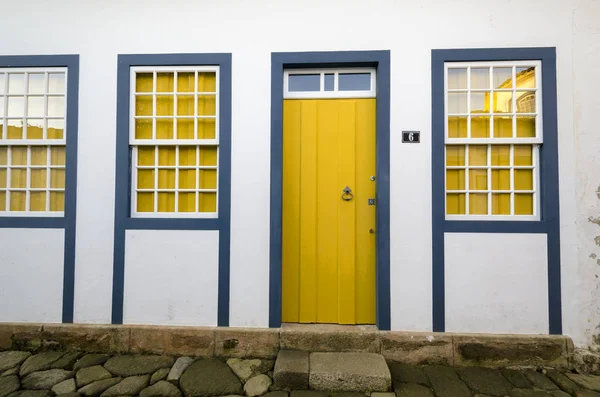 Casas Blancas Con Puertas Ventanas Colores Paraty Brasil —  Fotos de Stock