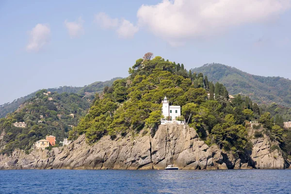 在意大利热那亚波托菲诺海岸乘船旅行时看到的风景 房屋和别墅 — 图库照片
