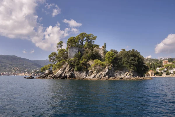 イタリアのジェノヴァのポルトフィーノの海岸のボートの旅の間に見られる風景 住宅や別荘 — ストック写真
