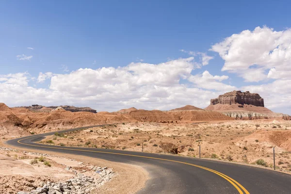 Amerika Birleşik Devletleri'nde Goblin devlet parkı üzerinde yol