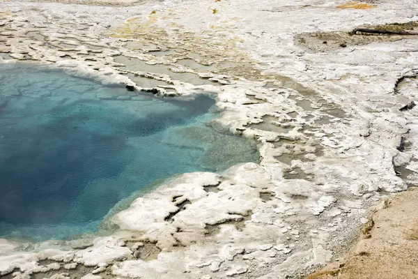 Geyser Sorgenti Termali Nell Antico Bacino Dei Fedeli Nel Parco — Foto Stock