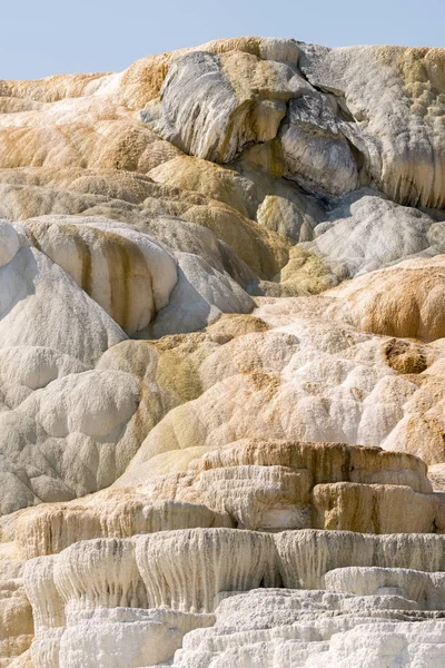 Thermische Bronnen Kalksteenformaties Bij Mammoth Hot Springs Wyoming Amerika — Stockfoto