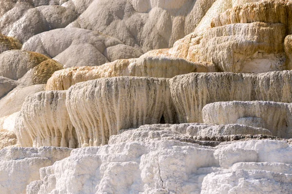 Thermische Bronnen Kalksteenformaties Bij Mammoth Hot Springs Wyoming Amerika — Stockfoto