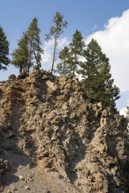 Wyoming 'deki Yellowstone Ulusal Parkı' ndaki yangın deliği kanyonu.