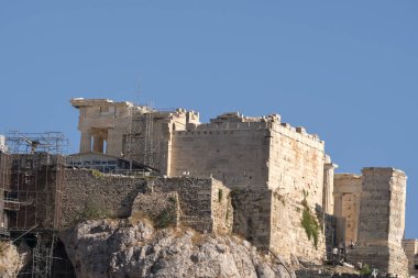 Atina 'daki Akropolis Tapınağı Yunanistan' daki Agora 'dan görülüyor