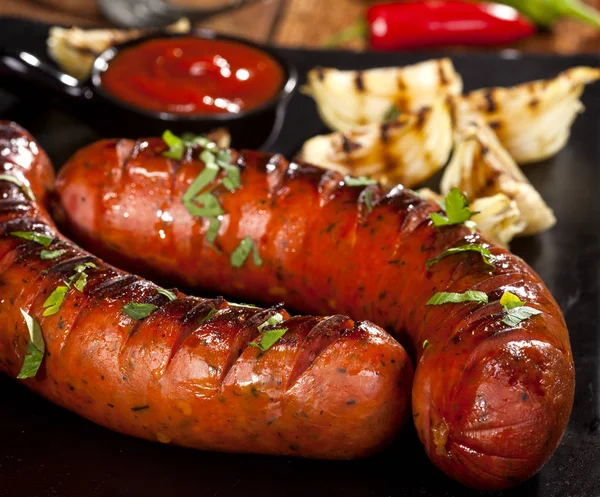 Grilled Sausages Vegetables Spices Plate Wooden Background — Stock Photo, Image