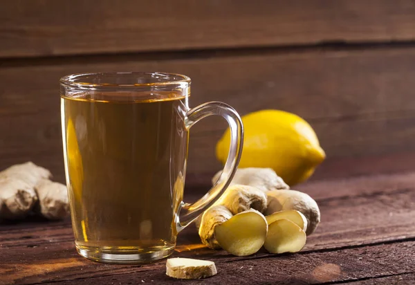 Имбирный Чай Лимоном Деревянном Фоне — стоковое фото