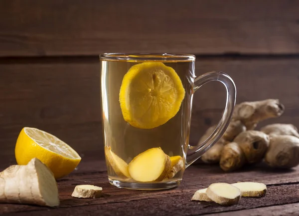 Имбирный Чай Лимоном Деревянном Фоне — стоковое фото
