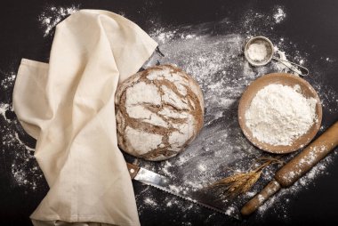 Ekmek ve un siyah bir tablo