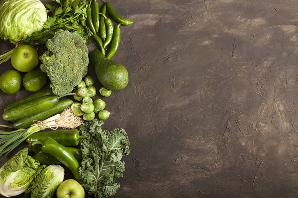 Grüne gesunde Lebensmittel, Obst und Gemüse. Ansicht von oben mit Kopierraum. — Stockfoto