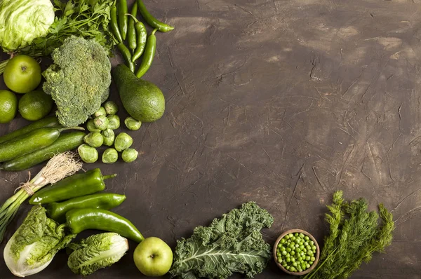 Zielona żywność dla zdrowia, owoce i warzywa. Widok z góry z przestrzenią kopiowania. — Zdjęcie stockowe
