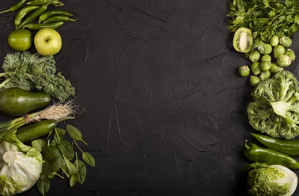 Alimento verde saludable, frutas y verduras. Vista superior con espacio de copia . — Foto de Stock