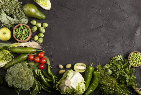 绿色保健食品、水果和蔬菜。带复制空间的顶视图. — 图库照片