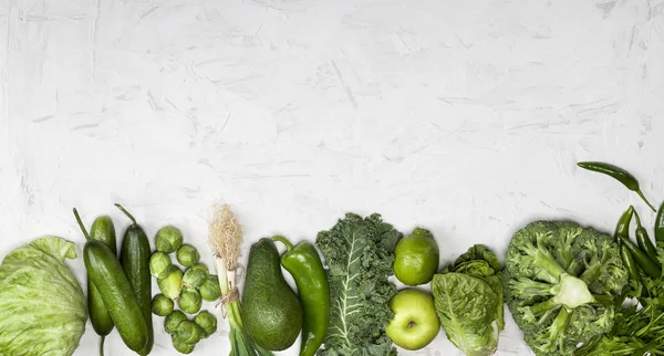 緑の健康食品、果物や野菜。コピースペースを使用したトップビュー. ロイヤリティフリーのストック写真
