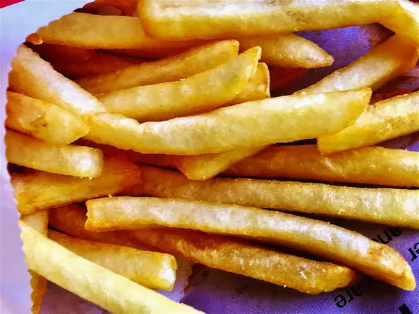 Bei Einem Lokalen Mcdonald Zum Mittagessen — Stockfoto