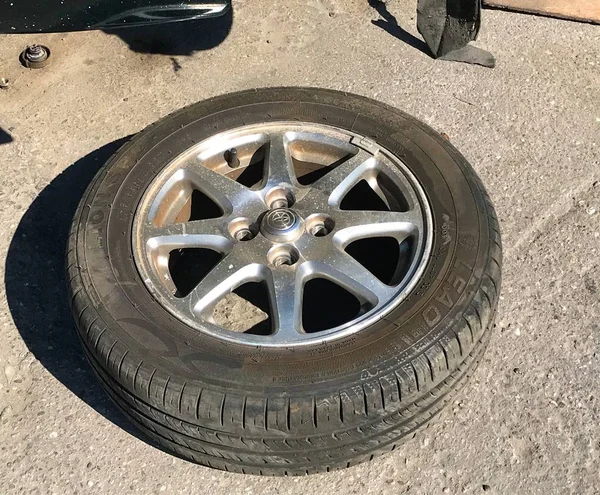 Used Discarded Tire Junkyard — Stock Photo, Image