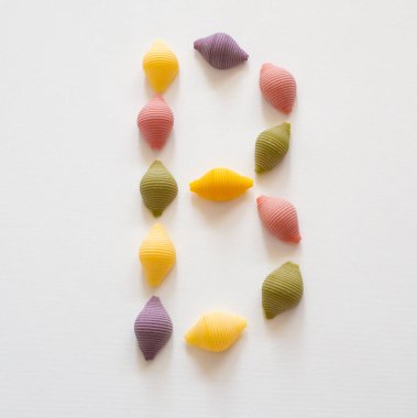 renkli makarna alfabesi - büyük harf B