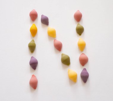 renkli makarna alfabesi - büyük harf N