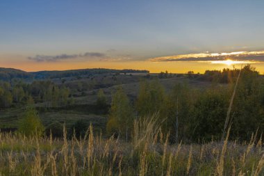 Gün batımında sis. Rusya