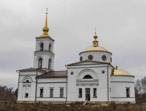 Ortodoks Kilisesi yapım aşamasında. Rusya. Kaluga bölgesi